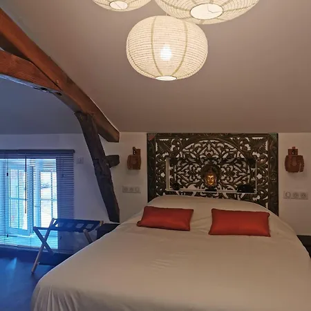 Domaine De Pourrouquet - D'hotes De Charme Avec Piscine Et Inclus Вик-Фезансак