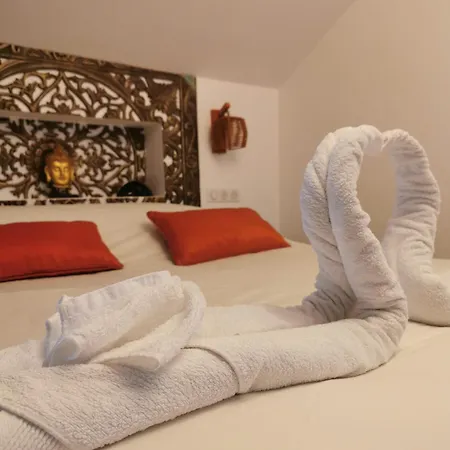 Domaine De Pourrouquet - D'hotes Bed and breakfast 3*