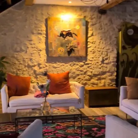 Domaine De Pourrouquet - D'hotes Bed and breakfast 3*