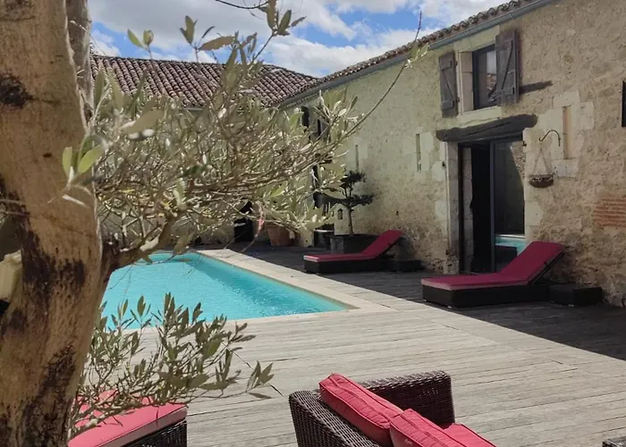 Domaine De Pourrouquet - D'hotes 3*