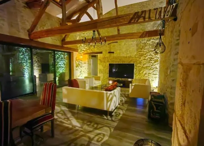 Bed & Breakfast Domaine De Pourrouquet - D'hotes De Charme Avec Piscine Et 3*