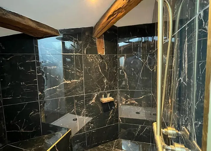 Domaine De Pourrouquet - D'hotes Bed & Breakfast 3*