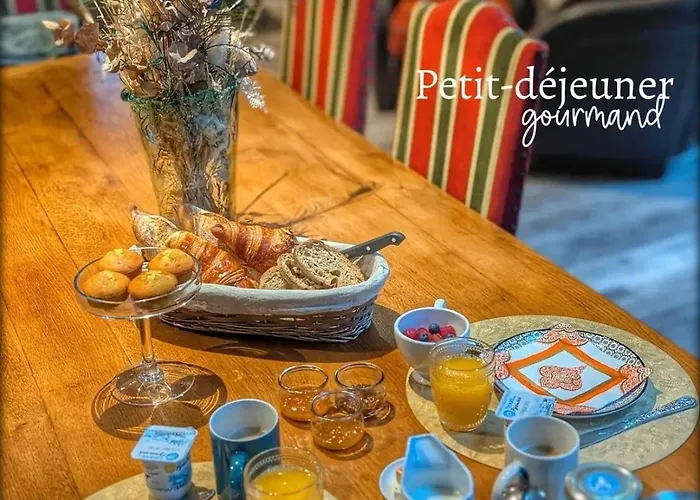 Domaine De Pourrouquet - D'hotes De Charme Avec Piscine Et Bed & Breakfast Vic-Fezensac